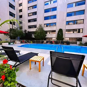 Hotel Universel, Montreal