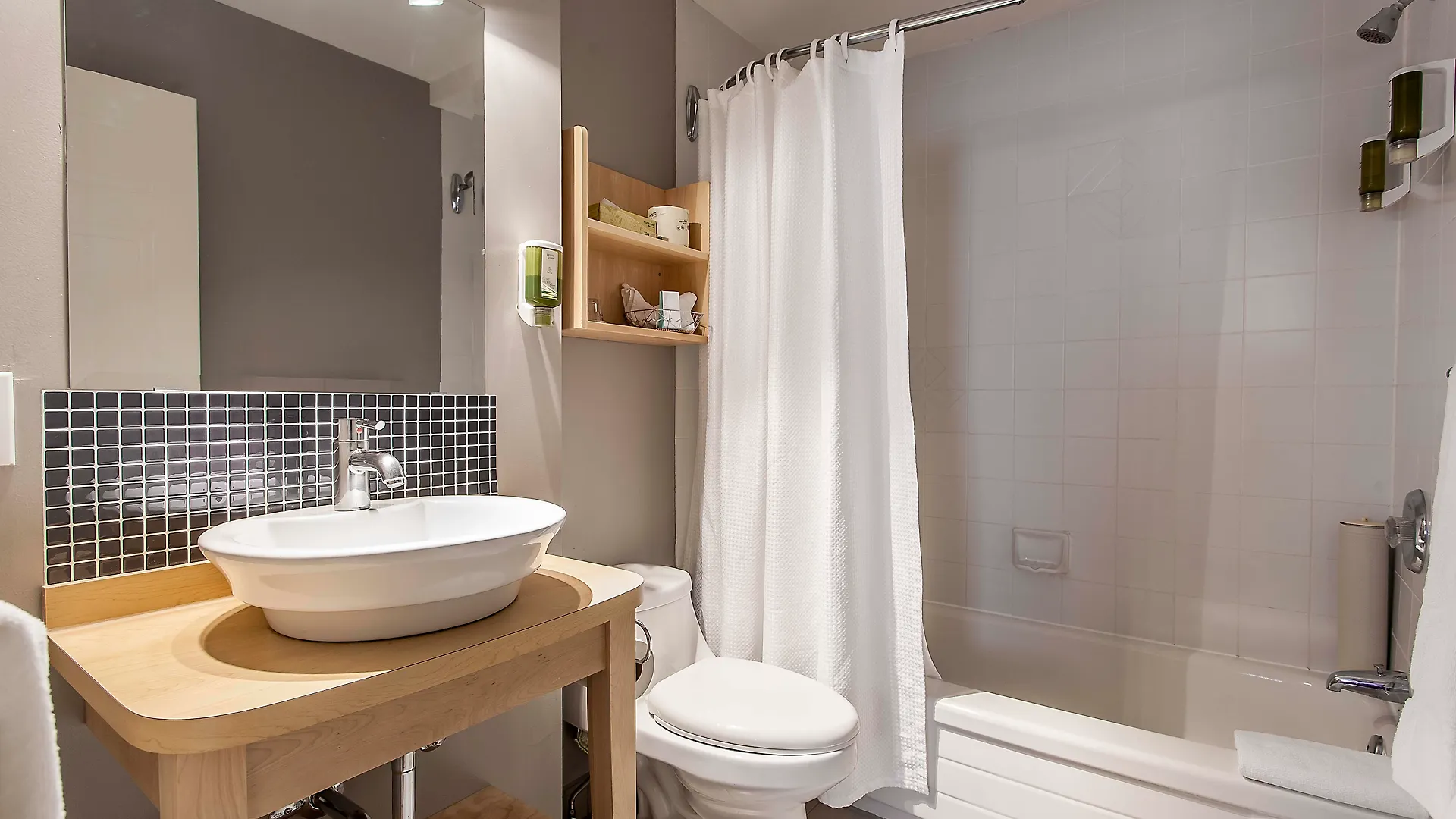 Auberge De La Fontaine Montreal
